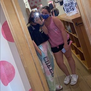 Meet your Posher, Cassandra